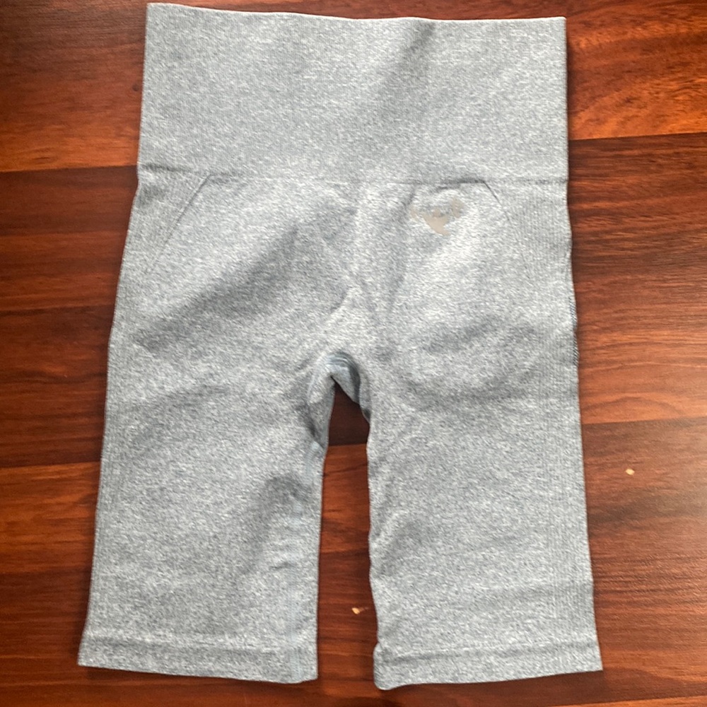 NWOT Power Gym Store Scrunch Butt Biker Shorts